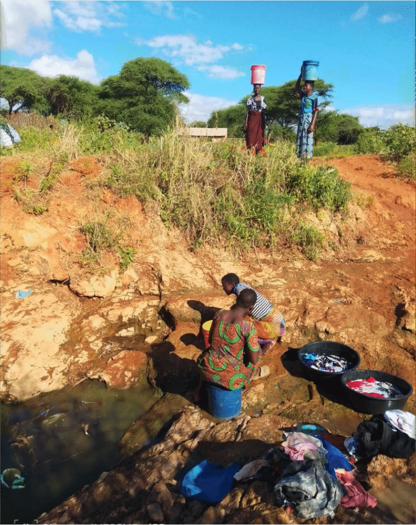 Collecting water, Dodoma